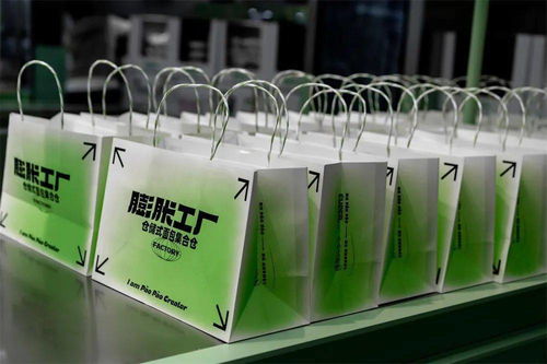 巫國源設(shè)計新作 泉州膨脹工廠Paopao Factory，以空間與平面設(shè)計賦能品牌新生