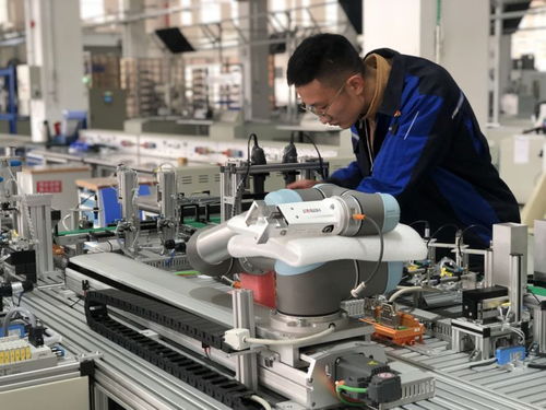 一線(xiàn)探訪(fǎng) 工業(yè)互聯(lián)網(wǎng) 教學(xué)工廠 推進(jìn)產(chǎn)教融合